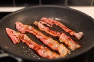 Scientists Urge Restrictions on Bacon, Calling It a Carcinogen