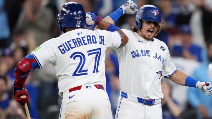 Barger grand slam leads Blue Jays to 11