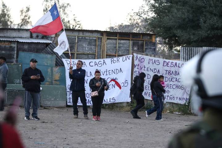 Desalojo en toma Dignidad de la Florida: algunos habitantes afirman que no se irán