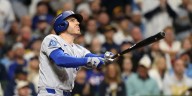 Freddie Freeman homers vs. Brewers in NLCS Game 1