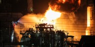 Una explosión desató un incendio masivo en la mayor refinería de El Segundo en California