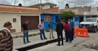 Explican a vecinos trabajos de reparación de drenaje en Fresnos