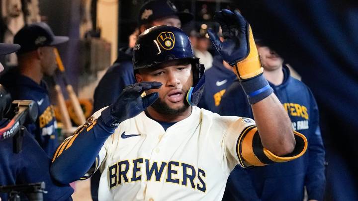 Jackson Chourio back in Brewers’ lineup after exiting Game 3