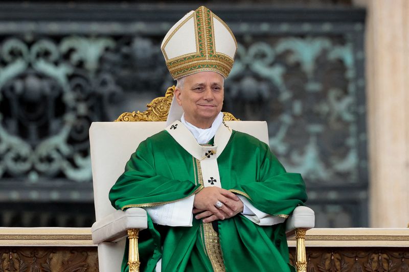 Pope Leo, after Trump critique, urges Catholics to help immigrants