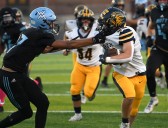 No. 10 South Lyon rallies to beat Mott in final seconds, all but slamming the door on the LVC race