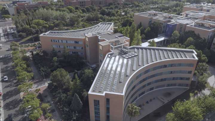 La UJI consolida su liderazgo en sostenibilidad ambiental con récords en producción fotovoltaica y reutilización de agua en 2025