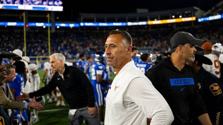 Sarkisian says he needs to do 'a better job' with struggling offense for No. 22 Longhorns