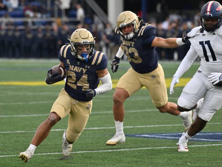 Navy still unbeaten after 42-32 win over Florida Atlantic