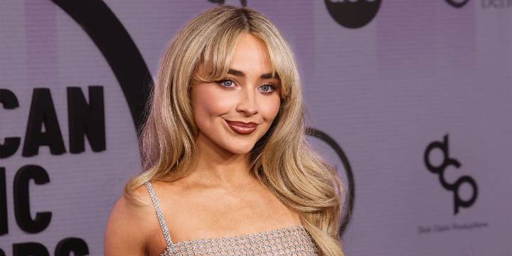Sabrina Carpenter Makes Her Grand Ole Opry Debut