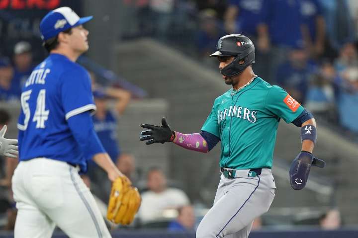 Where to watch the Mariners vs. Blue Jays ALCS, Game 2, today for free