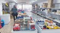 El supermercado chino de los horrores: marisco caducado, pescado podrido y conservas no aptas para consumir