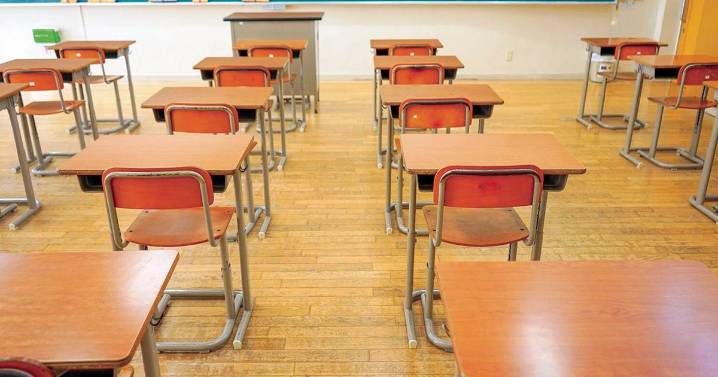 District estimates drop of over 500 in enrollment