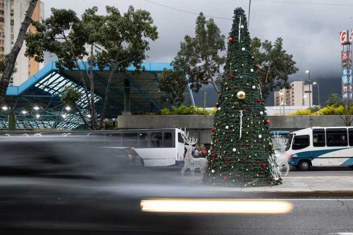 Venezolanos reciben su anticipada Navidad en relativa normalidad pese a «amenazas» de EEUU