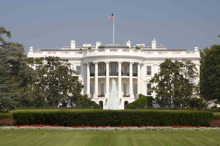 ¿Qué oficinas siguen funcionando durante el cierre de Gobierno en Estados Unidos?