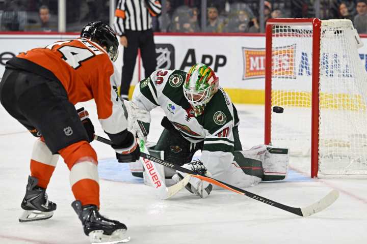 Cates’ OT goal lifts Flyers over Wild
