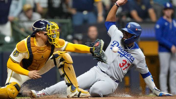 Brewers complete unreal double play vs Dodgers