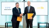 YPF y ENI firmaron un acuerdo para la exportación de gas de Vaca Muerta