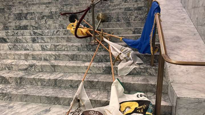 Intruder with mental health issues vandalizes Washington state Capitol