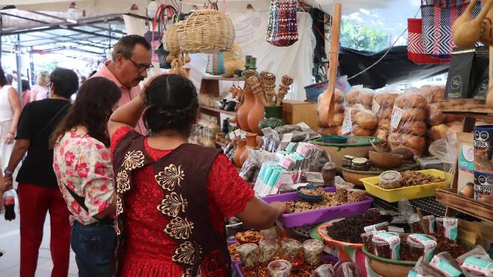 ¡Atención comerciantes! Estos son los giros y productos permitidos en el Festival de Calaveras 2025