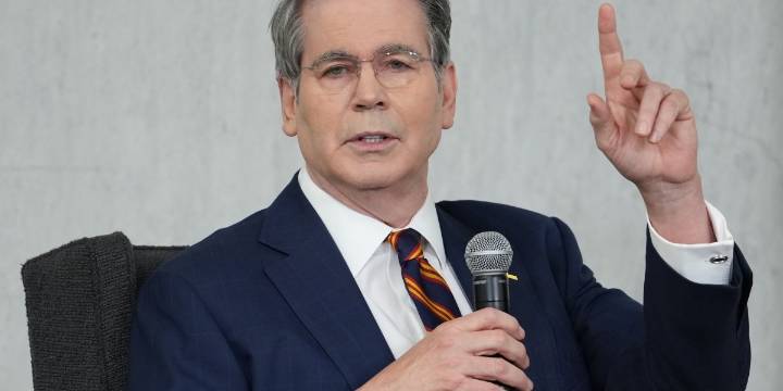 Global stock markets tumble as Beijing imposes new ban on U.S. shipping