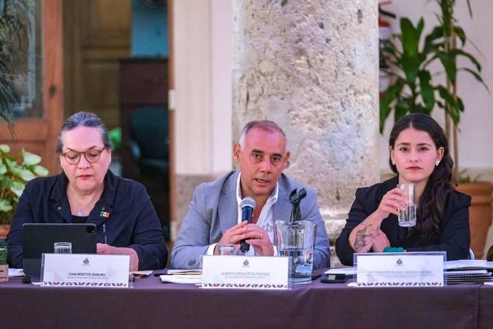 El Jefe del Gabinete Estatal ofrece una mesa para revisar soluciones a la crisis forense