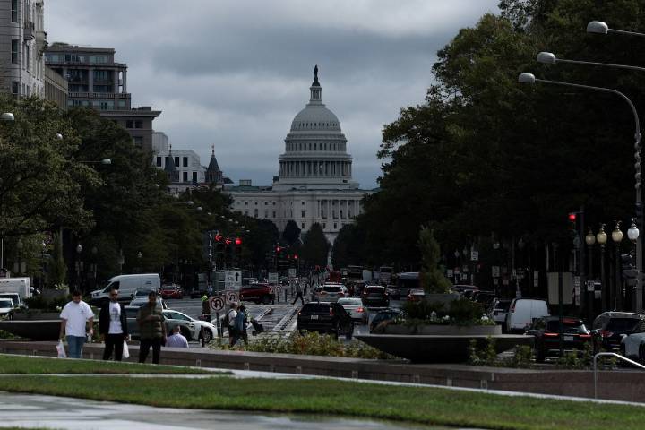 U.S. consumer sentiment stable despite cost of living, labour market worries