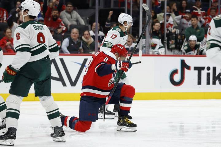 Deadspin | Alex Ovechkin has eyes on 900 as Capitals face Blue Jackets