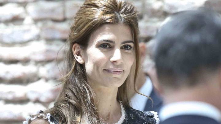 «¡Qué vuelva!»: El curioso pedido que le hacen a Juliana Awada en redes