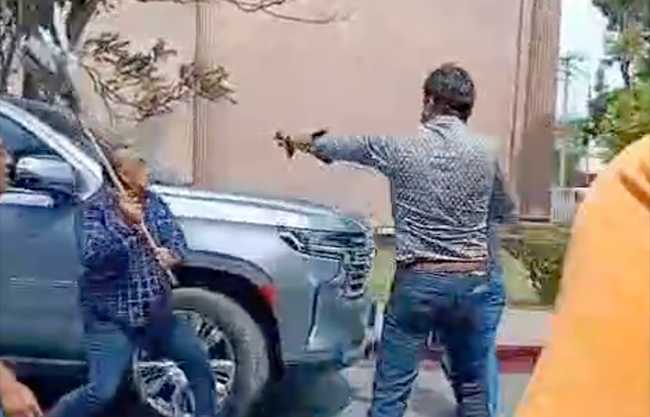 Captan a líder de la UNTA agrediendo a colaborador con trapeador