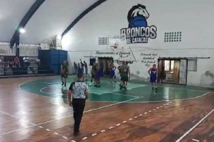 Leyendas de Ocumare mantiene invicto en el torneo de Básket +60
