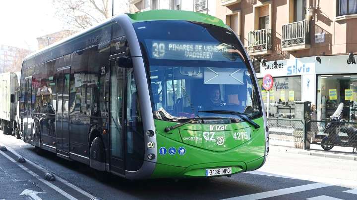 Tres líneas de autobús refuerzan el dispositivo de Todos los Santos: estos son los días, horarios y recorridos
