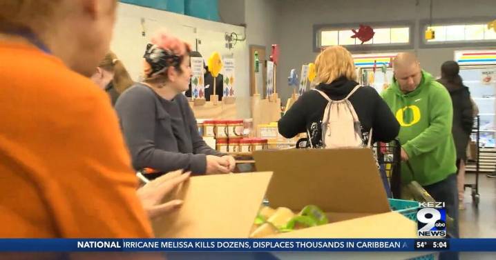 Overwhelming demand strains Roseburg food pantry as SNAP deadline approaches