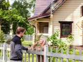DEAR ABBY: Neighbours don’t miss opportunity to wheel and deal