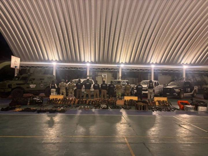 Aseguran arsenal en inmueble de Nayarit; presuntamente es propiedad del CJNG