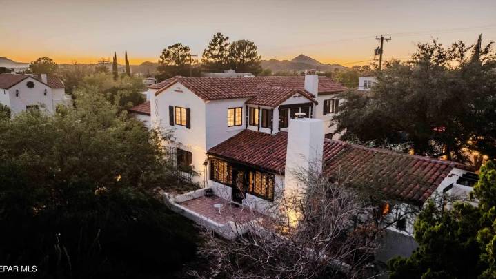 Historic Rim Road mansion listed at $1.6 million