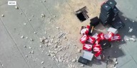 Ladrones abren hoyo en el techo de un centro comercial y se roban entre 400 y 500 pares de zapatos