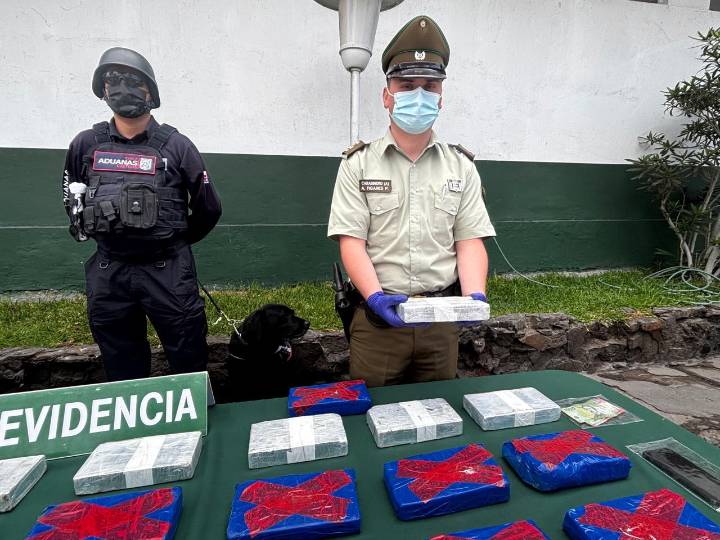Arica: Incautan millonario cargamento de droga oculto al interior de vehículo peruano, ¿qué hallaron?
