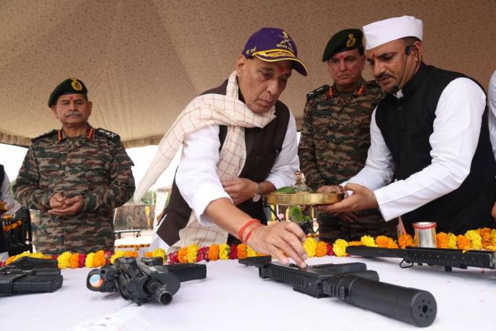 “Think Before Choosing Terror”: Army, Air Force Chiefs Issue Ultimatum to Pakistan