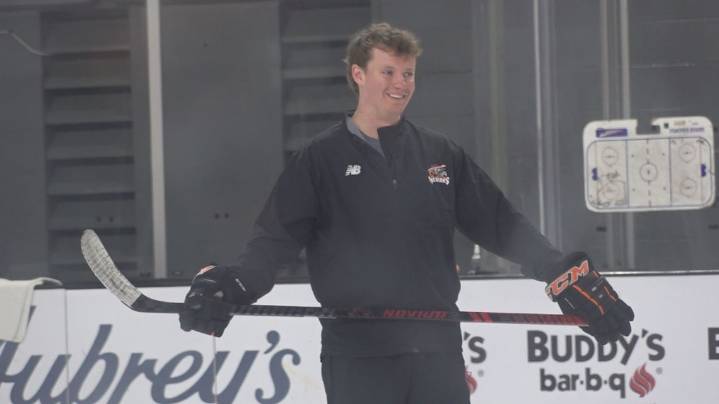 'That's something that I'll never forget' | Knoxville Ice Bears worker goes from salesman to goal scorer