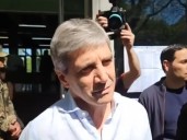 Caputo dijo que tras las elecciones "no cambia en nada el programa económico" pero admitió que si hay "menos conflicto político ayuda"