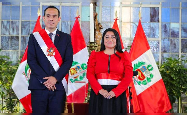 Denisse Miralles juró como nueva ministra de Economía y Finanzas del gobierno de José Jerí