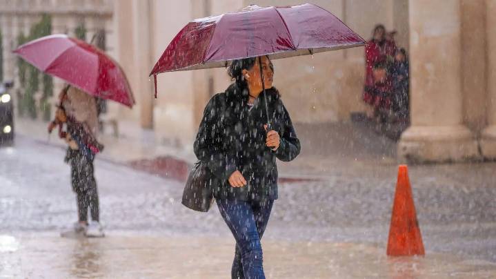 Priscilla se intensifica a huracán categoría 1: SMN pronostica fuertes lluvias en cuatro estados