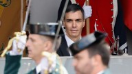 Pitos y abucheos a Pedro Sánchez a su llegada al desfile del Día de la Hispanidad