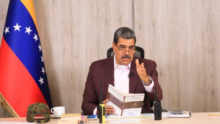La economía venezolana "se ha vuelto un campo de guerra por el imperio", aseguró el jefe de Estado