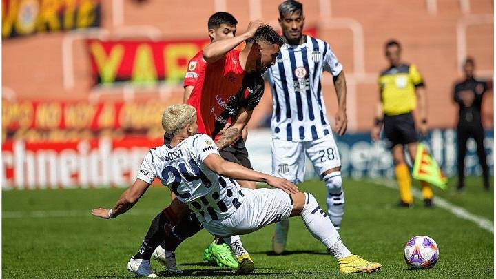 Colón, en vilo: ¿pedirá Espínola la inhibición del club en FIFA?