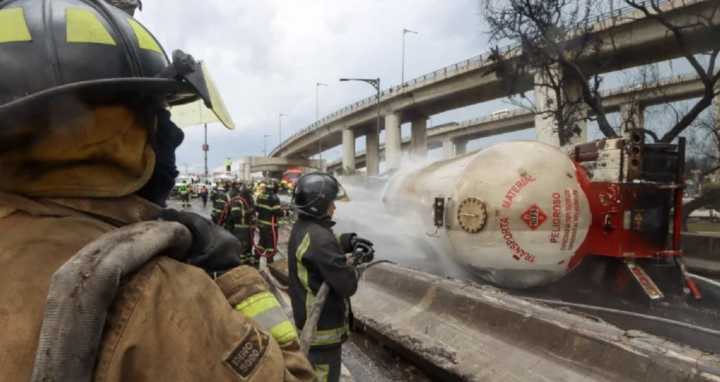 Fiscalía de la CDMX culpa al conductor de la pipa por explosión en Iztapalapa