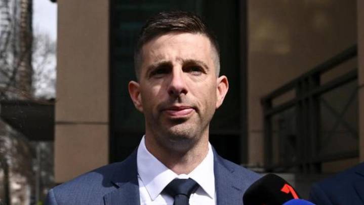 Former AFL umpire Michael Pell’s day in court delayed as alleged Brownlow betting scandal goes on