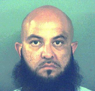 Arresta policía a hombre tras intentar huir de los agentes