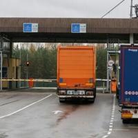 2,000 trucks stuck in Belarus after Lithuania closes border: association