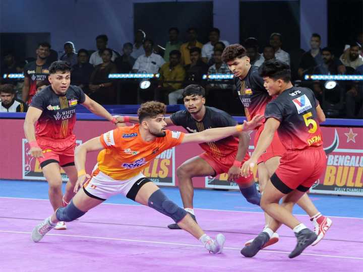 PKL: Bengaluru Bulls tamed in tie